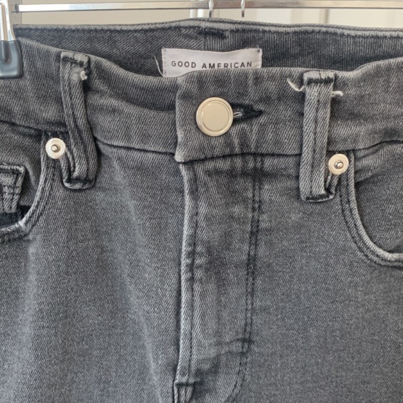 Good American Good Legs Shadow Pocket Jeans - Picture 6 of 6